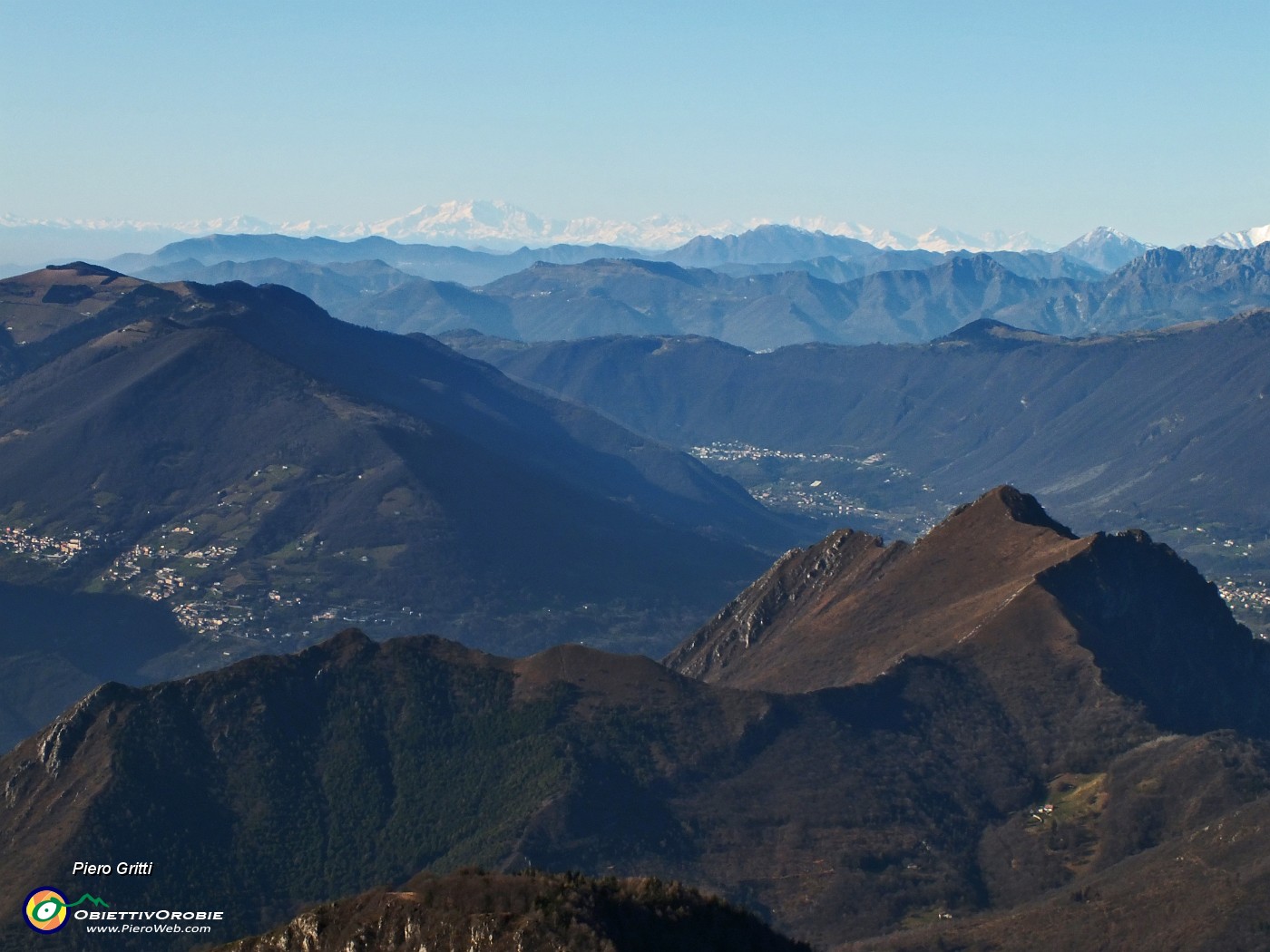 40 Verso la Corna Trenta Passi e il Monte Rosa.JPG